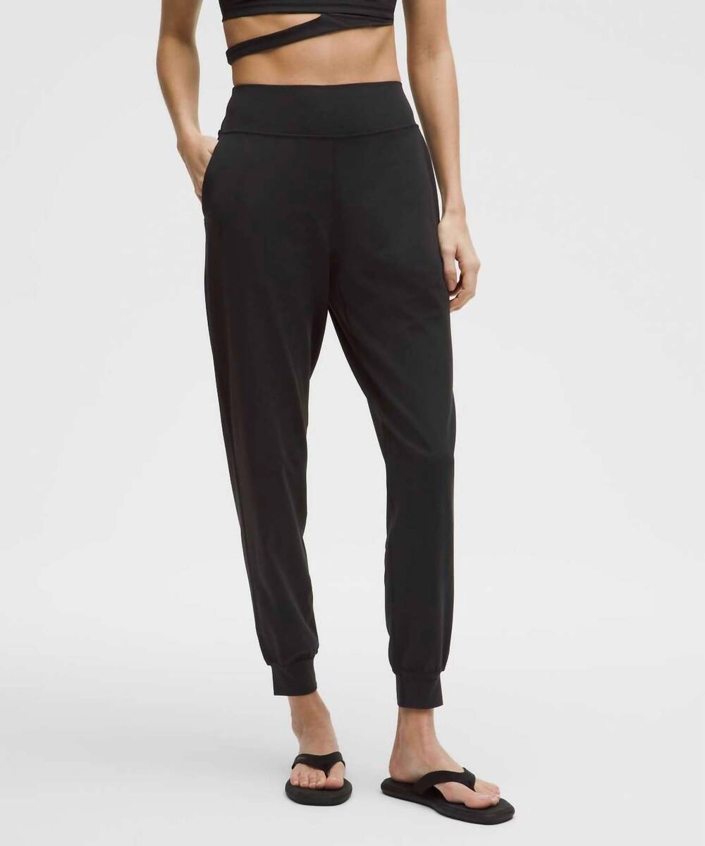 NEW LULULEMON high rise jogger in black